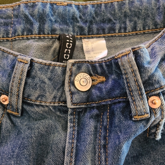 Jeans - Picture 3 of 3